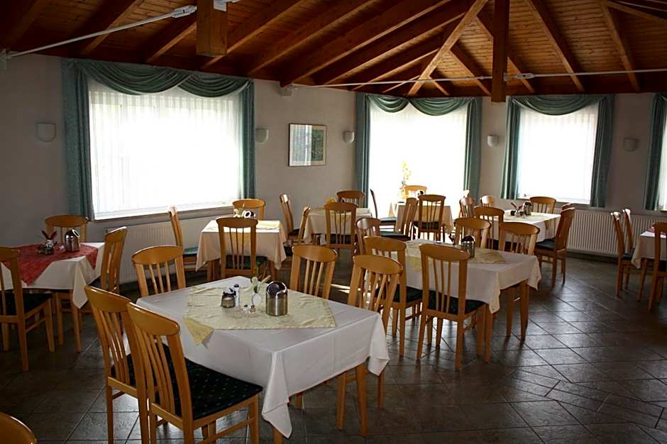 Hotel & Restaurant Bergfried