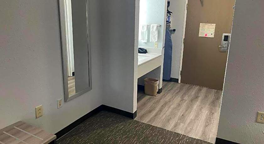 Quality Suites Abilene Mall Area