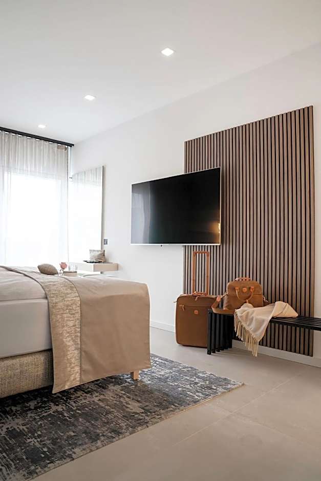 THE NEWSHA SIGNATURE HOME