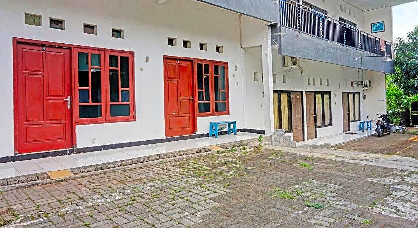 OYO Life 91896 Kost Bu Dewi Syariah