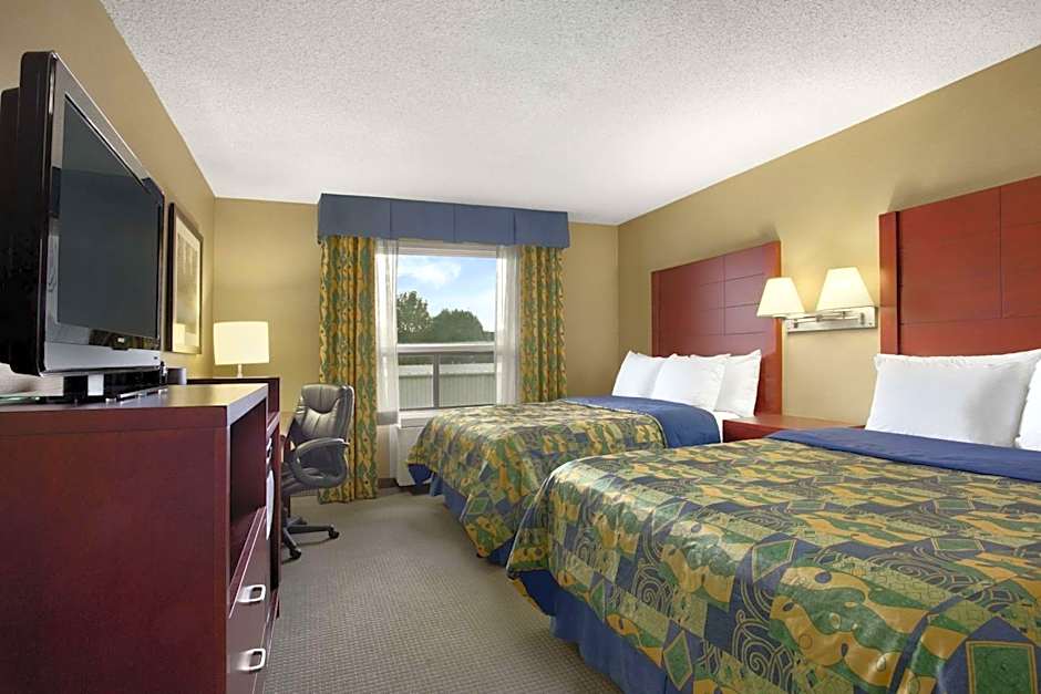 Travelodge by Wyndham Oshawa Whitby