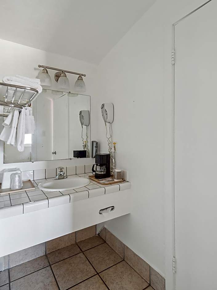 Discovery Inn Monterey Bay