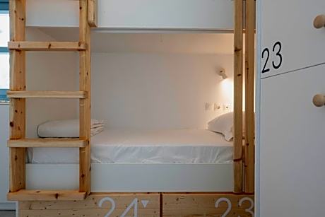 Bed in 6-Bed Mixed Dormitory Room