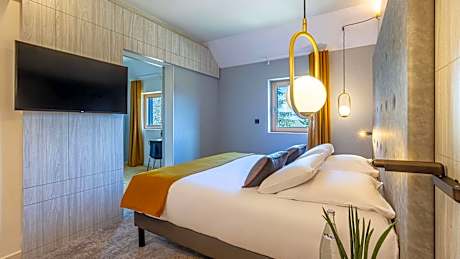 Classic King Room with Sofa Bed - without SPA access