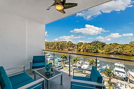 Three-Bedroom Apartment with Marina View