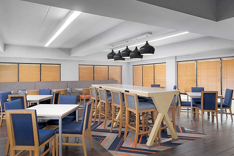 Hampton Inn By Hilton Louisville-Airport