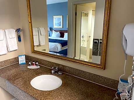 Queen Room with Two Queen Beds - Non-Smoking