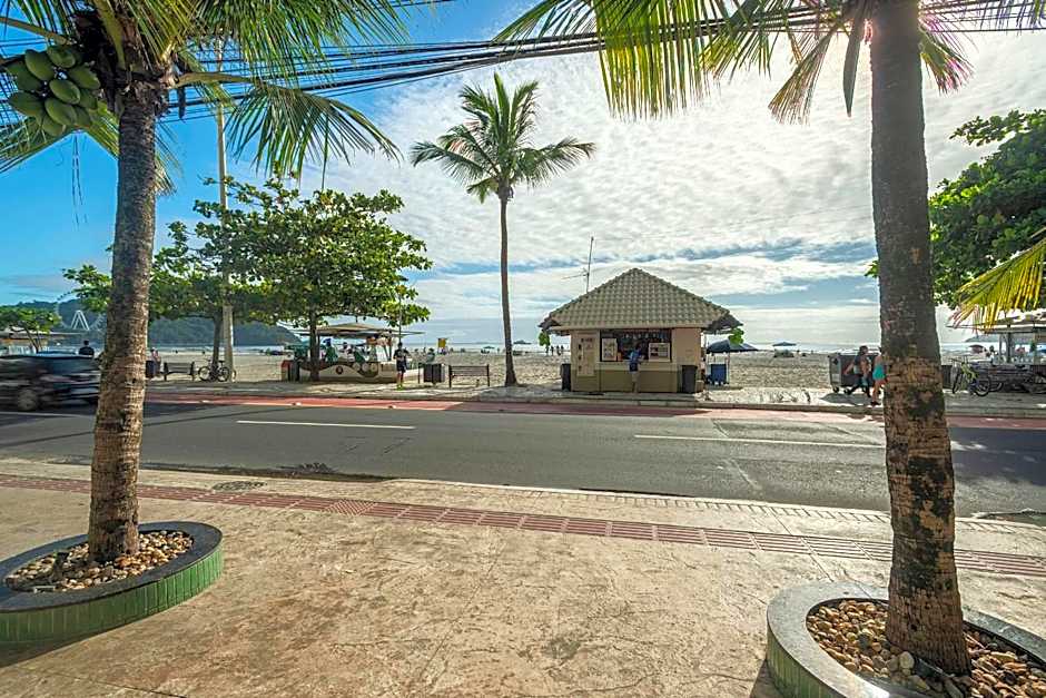 ITNC143- Frente ao mar! Amplo ap com 3 quartos+3WC