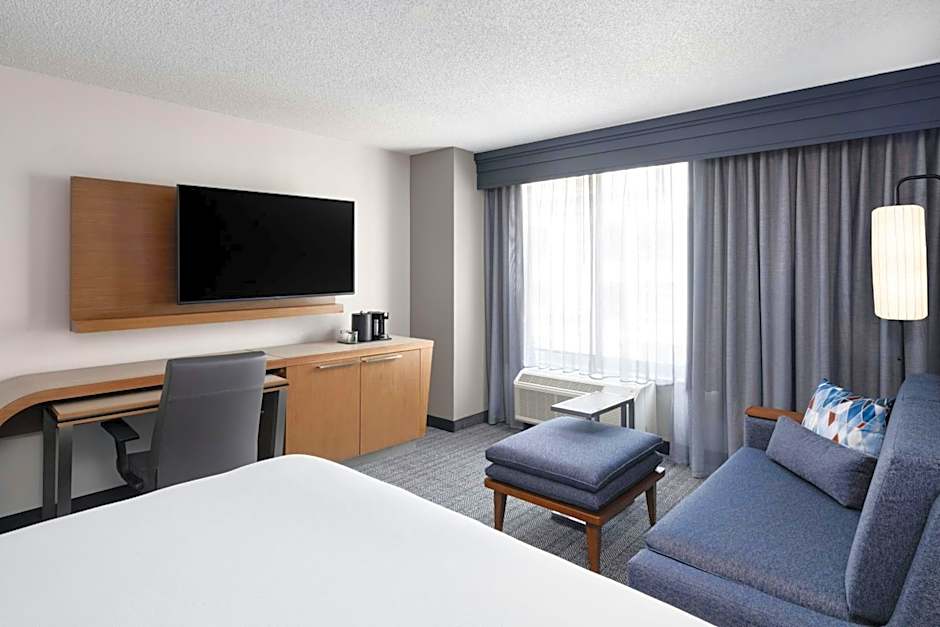 Courtyard by Marriott Charlotte City Center