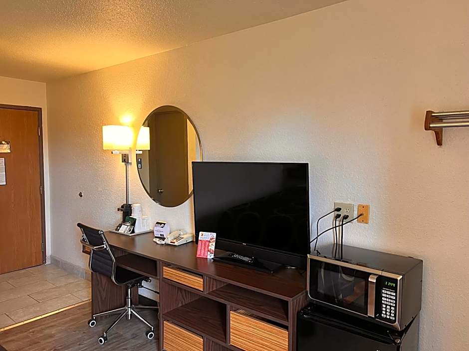 Super 8 by Wyndham Elizabethtown