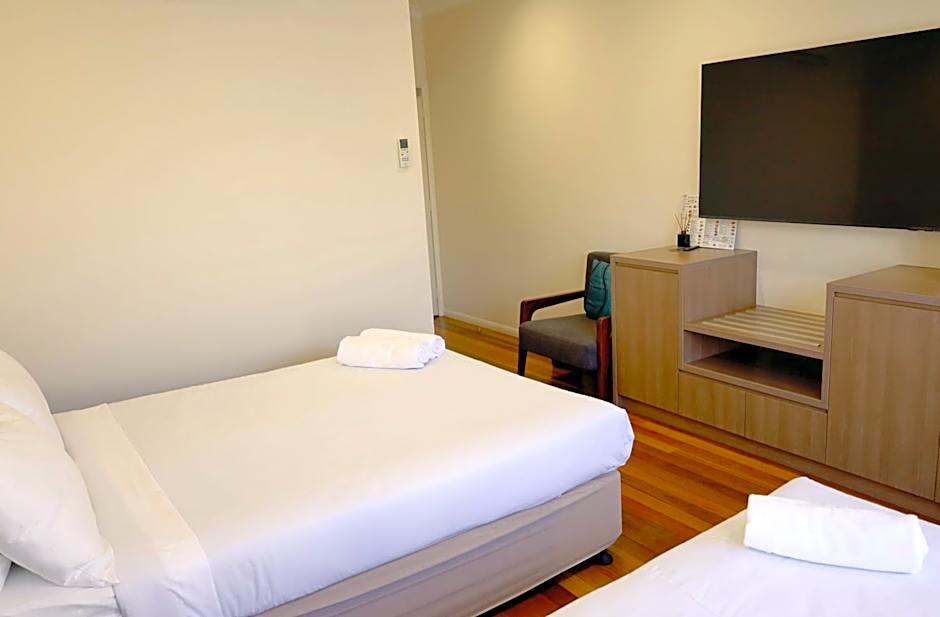 The Australian Hotel Motel