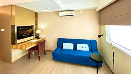 Premier Twin Room with City View