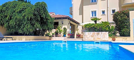 Aparthotel Lekavski