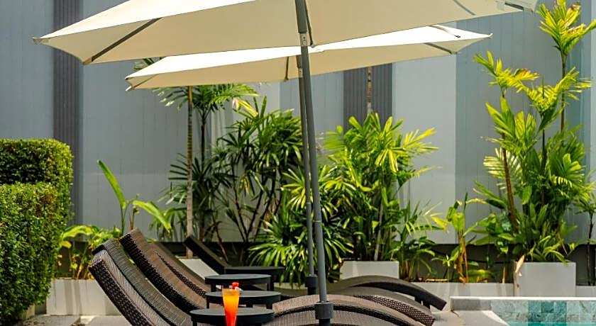 Gate43 Airport Hotel