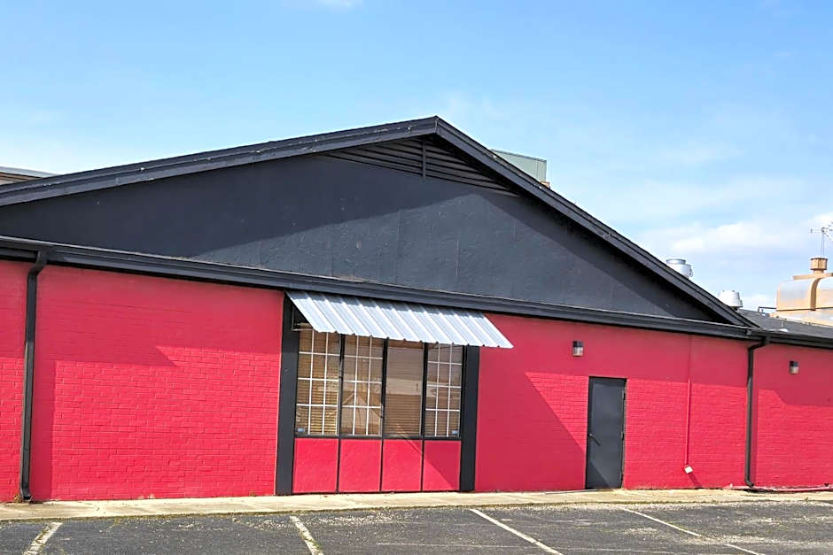 River Valley Inn and Suites