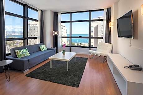 Junior Suite (1 King Bed)