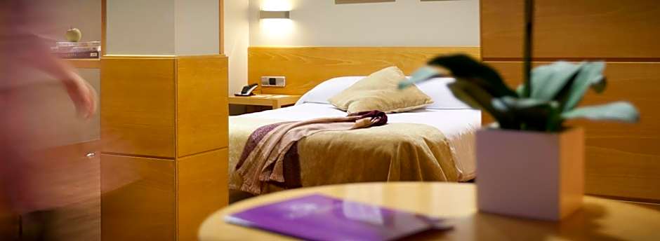 Photo 1 of 38 of 1 Double Bed or 2 Beds