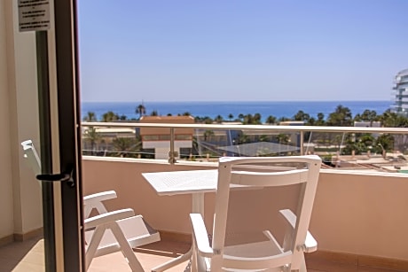 PREMIUM 1 BED WITH BALCONY SEA VIEW HIGH FLOOR 2 ADULTS + 1 CHD