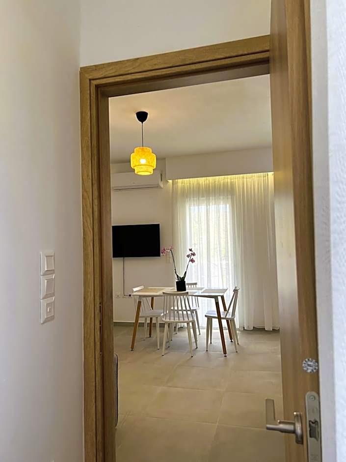 Irini Seaside Luxury Apartments