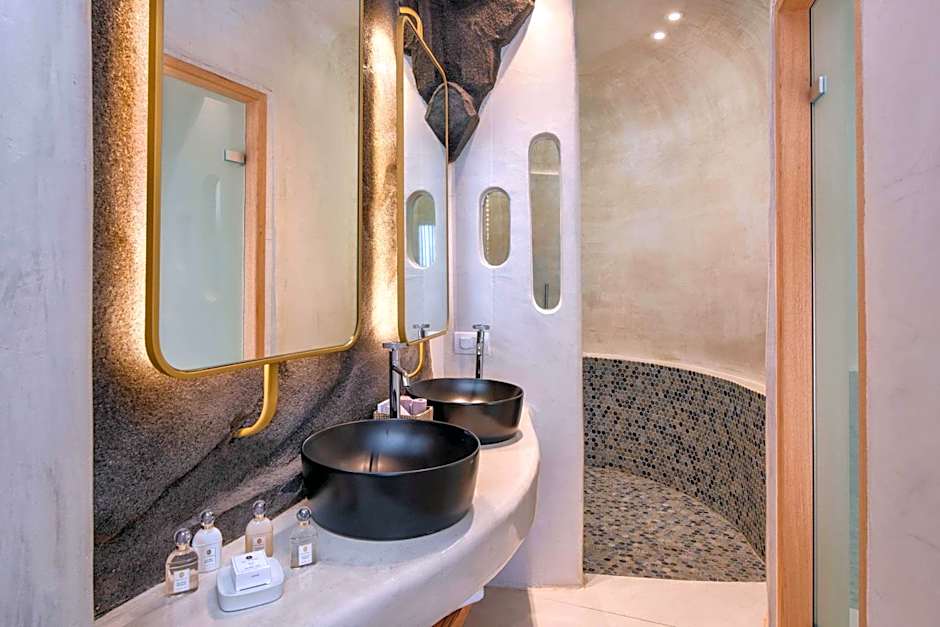 Athina Luxury Suites