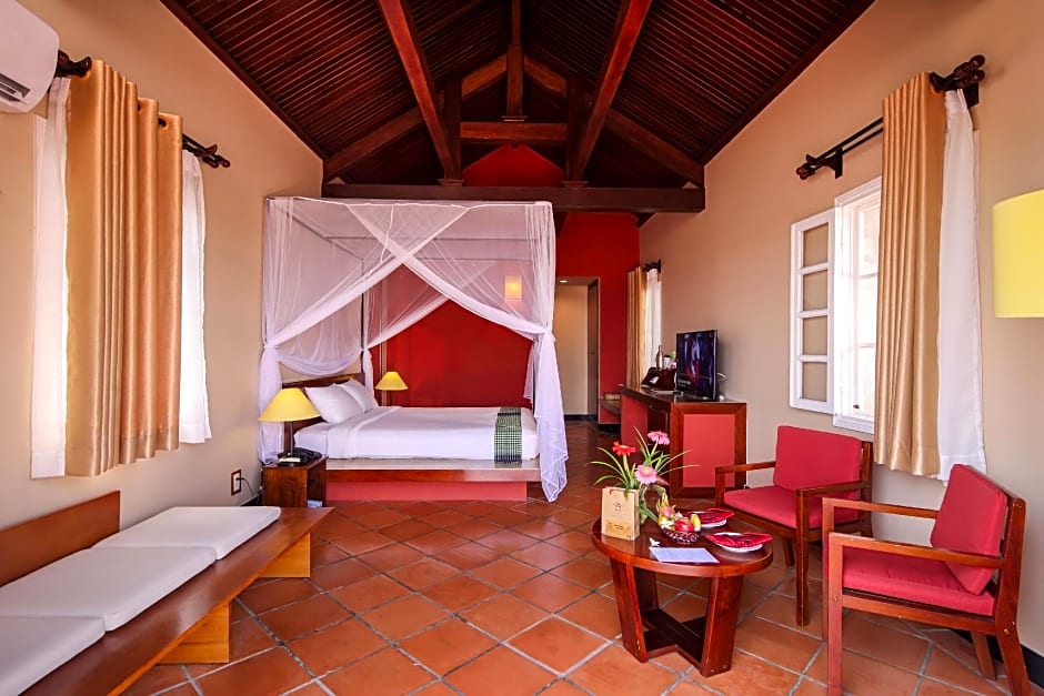 Victoria Nui Sam Lodge