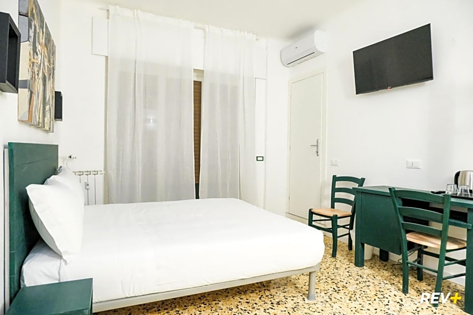 Lia Art Hotel