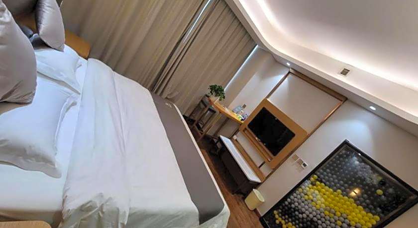 GreenTree Eastern Rizhao High Speed Railway Station Hotel