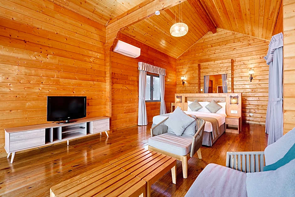 Foto 1 dari 18 — Premium 1 Queen Bed Chalet, Sea View