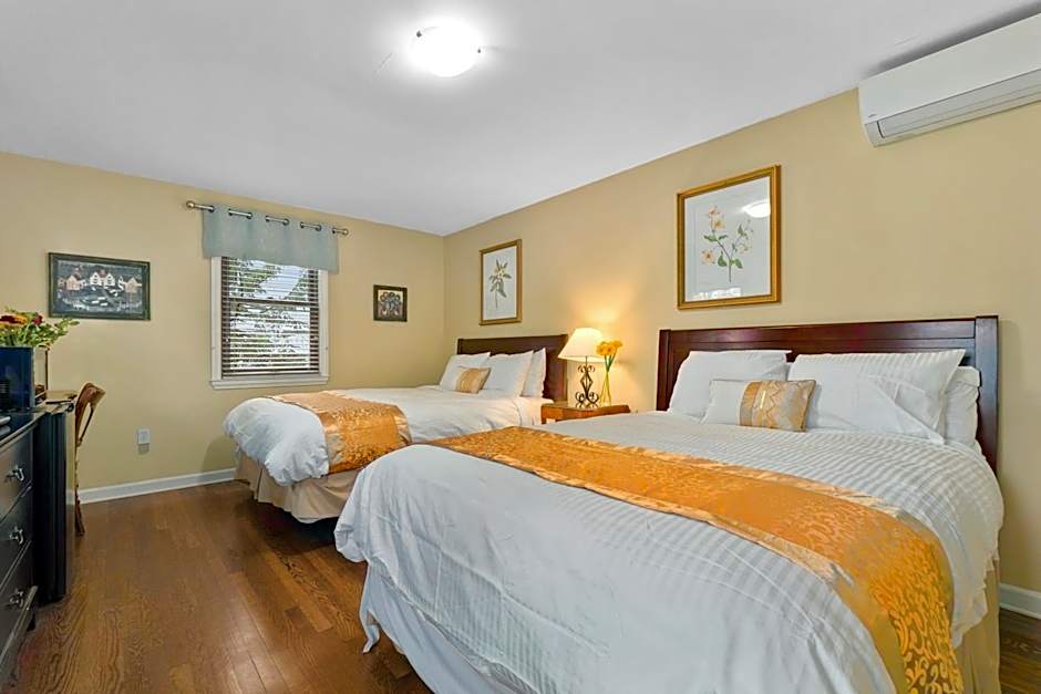 Foto 1 di 4 di 2 Queen Beds