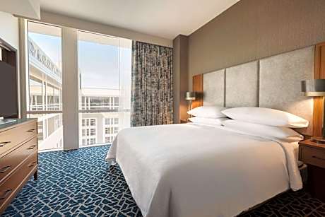 Two-Room King Suite - Hearing Access