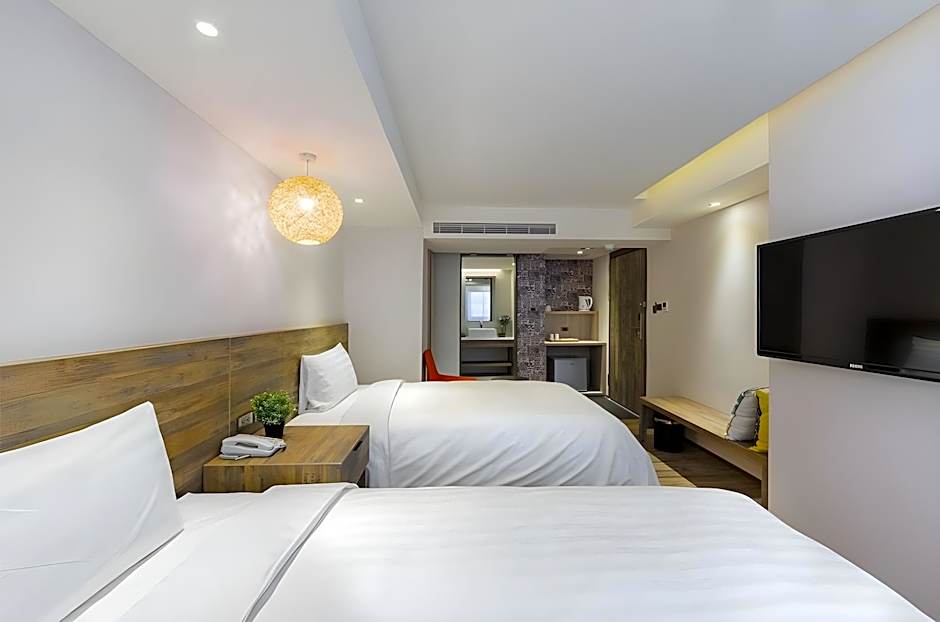 Lan Kwai Fong Garden Hotel 