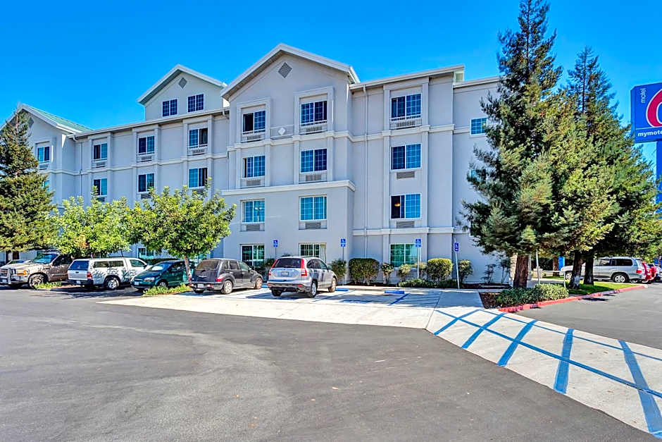 Studio 6 Belmont, CA San Francisco Redwood