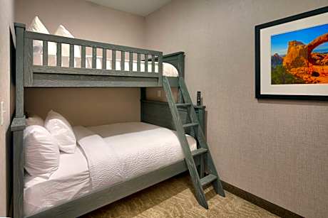 Two-Bedroom Suite with One King Bed, Bunk Bed and Trundle Sofa