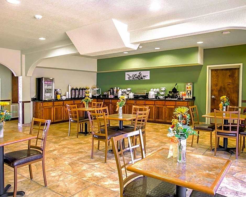 Sleep Inn & Suites Gonzales near Palmetto State Park
