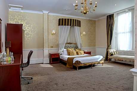 Superior King Suite