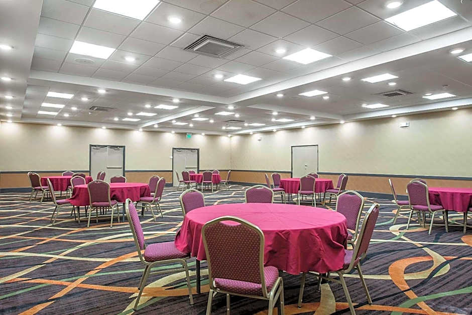 Clarion Hotel Fort Mill Near Amusement Park