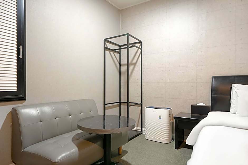 Gunsan Hotel May
