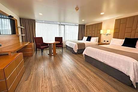 Junior Suite with Two Queen Beds - Mobility Accessible/Non-Smoking