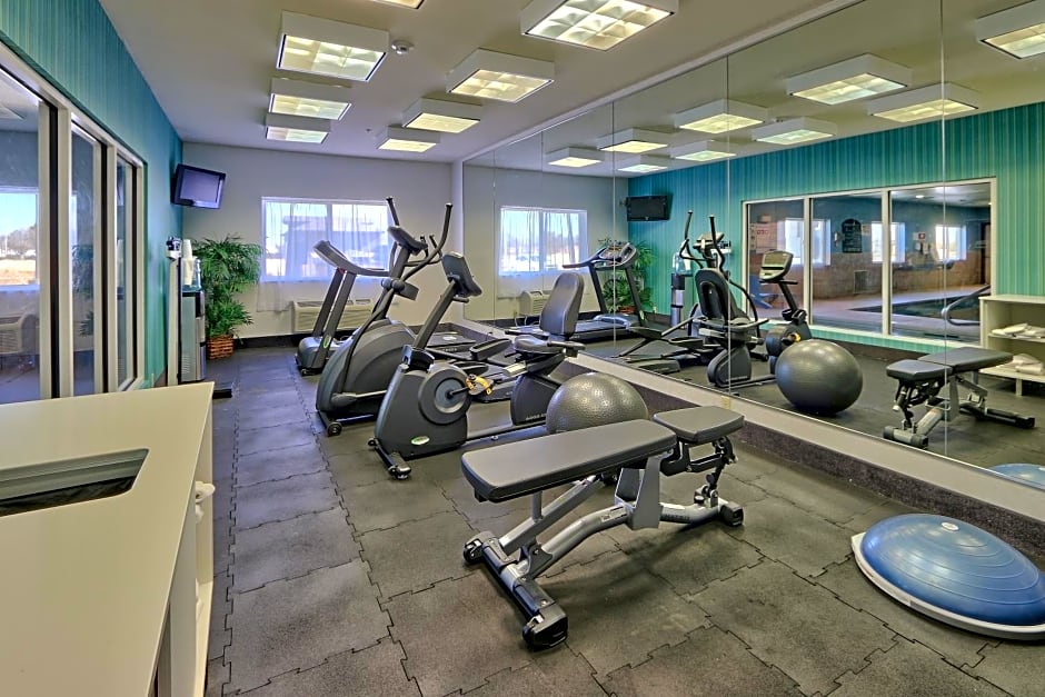 Holiday Inn Express & Suites Portales By IHG