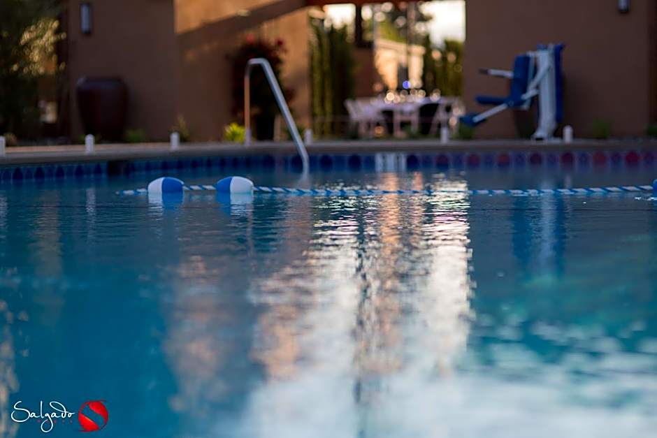 Carlton Oaks Lodge, an Ascend Collection Hotel