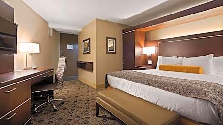 KING BED-UPPER FLOOR-FRIDGE-NON SMOKING
