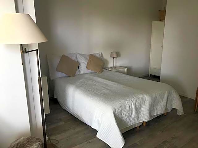 Luxe prive-kamer - studio in villa aan zee, Dishoek, vernieuwd