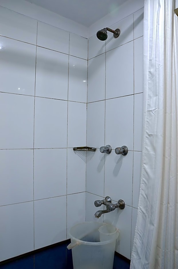 Hotel Tourist Deluxe