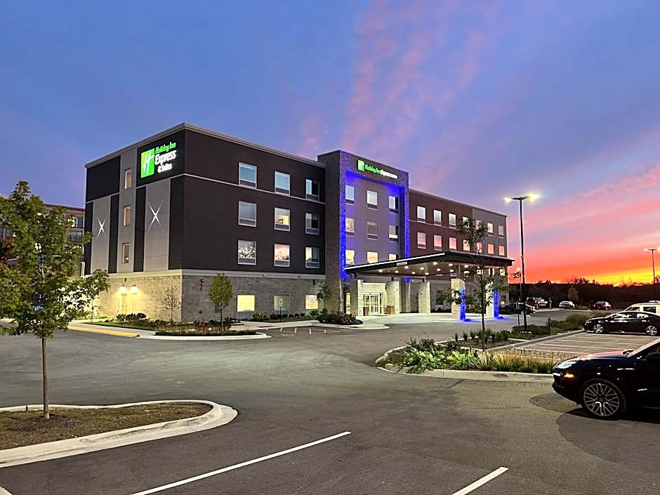 Holiday Inn Express & Suites Chicago Schaumburg By IHG