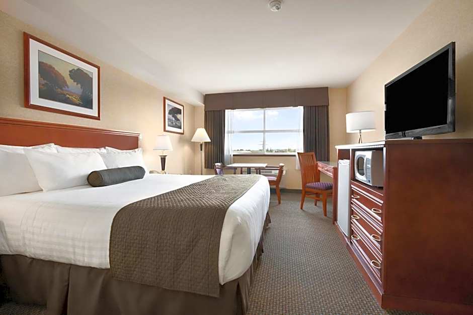 Photo 1 of 4 of 1 King Bed