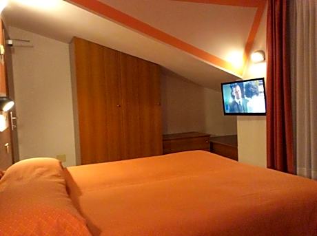 Double or Twin Room - Attic