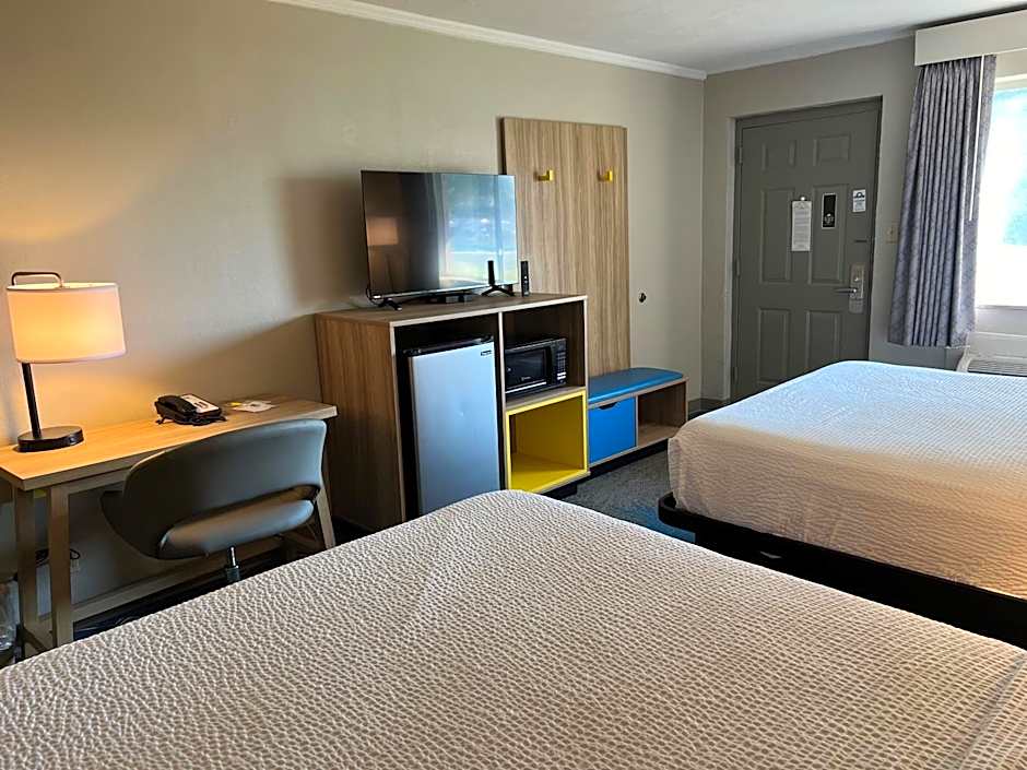 Days Inn by Wyndham Hays