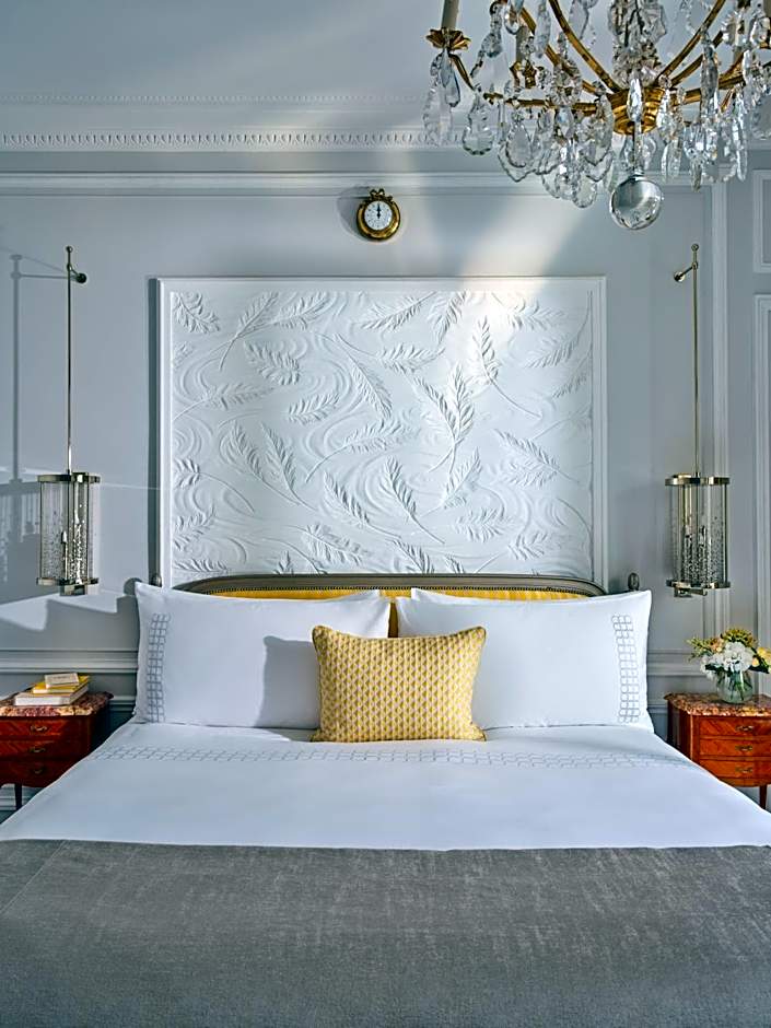 Hotel Plaza Athenee - Dorchester Collection