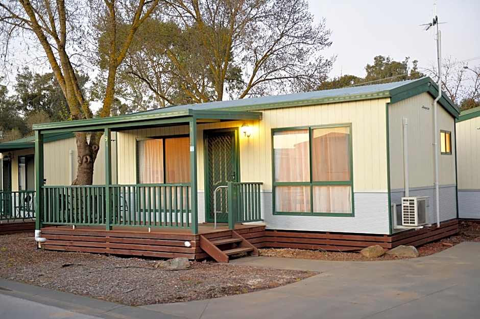 Riverside Cabin Park