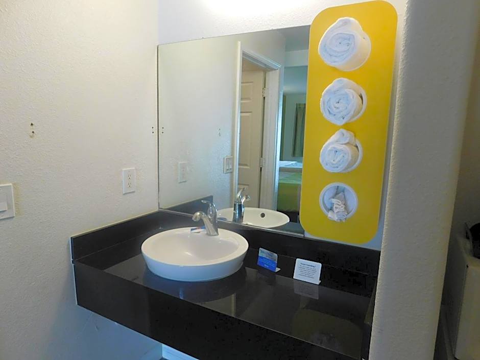 Fisherman's Cove Inn